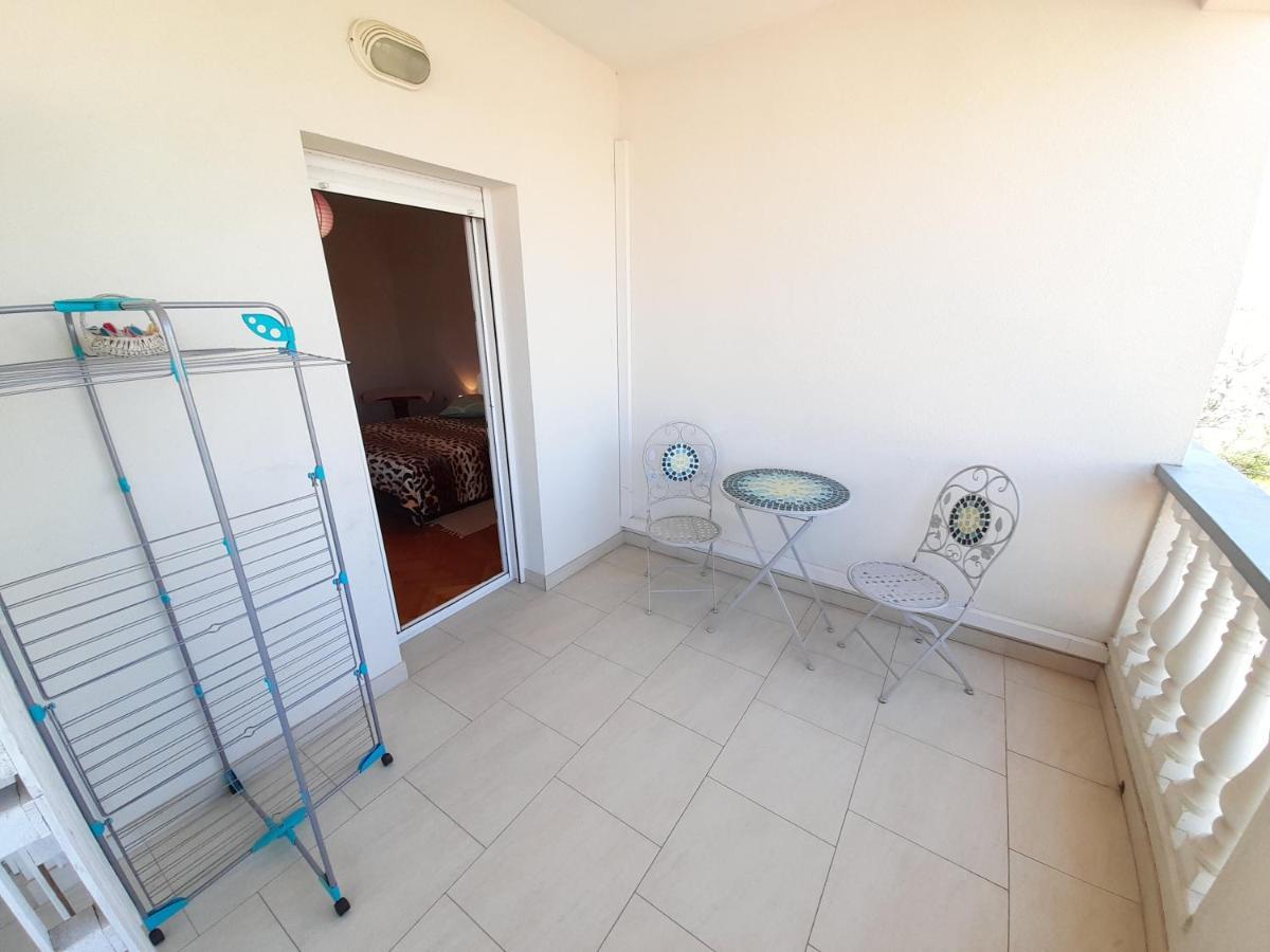 Perica Apartment And Perica Room With Separate Entrance ザダル エクステリア 写真