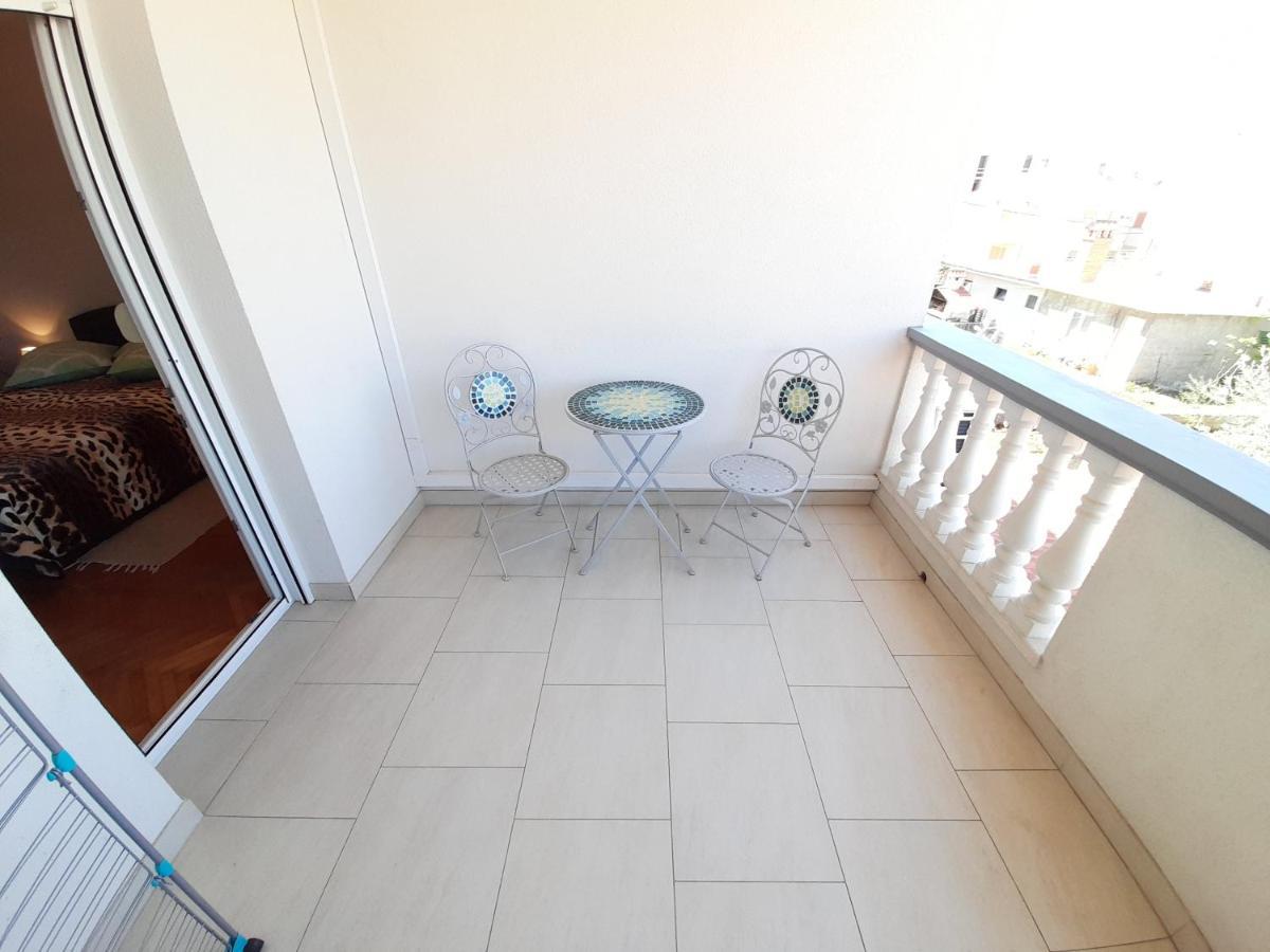 Perica Apartment And Perica Room With Separate Entrance ザダル エクステリア 写真
