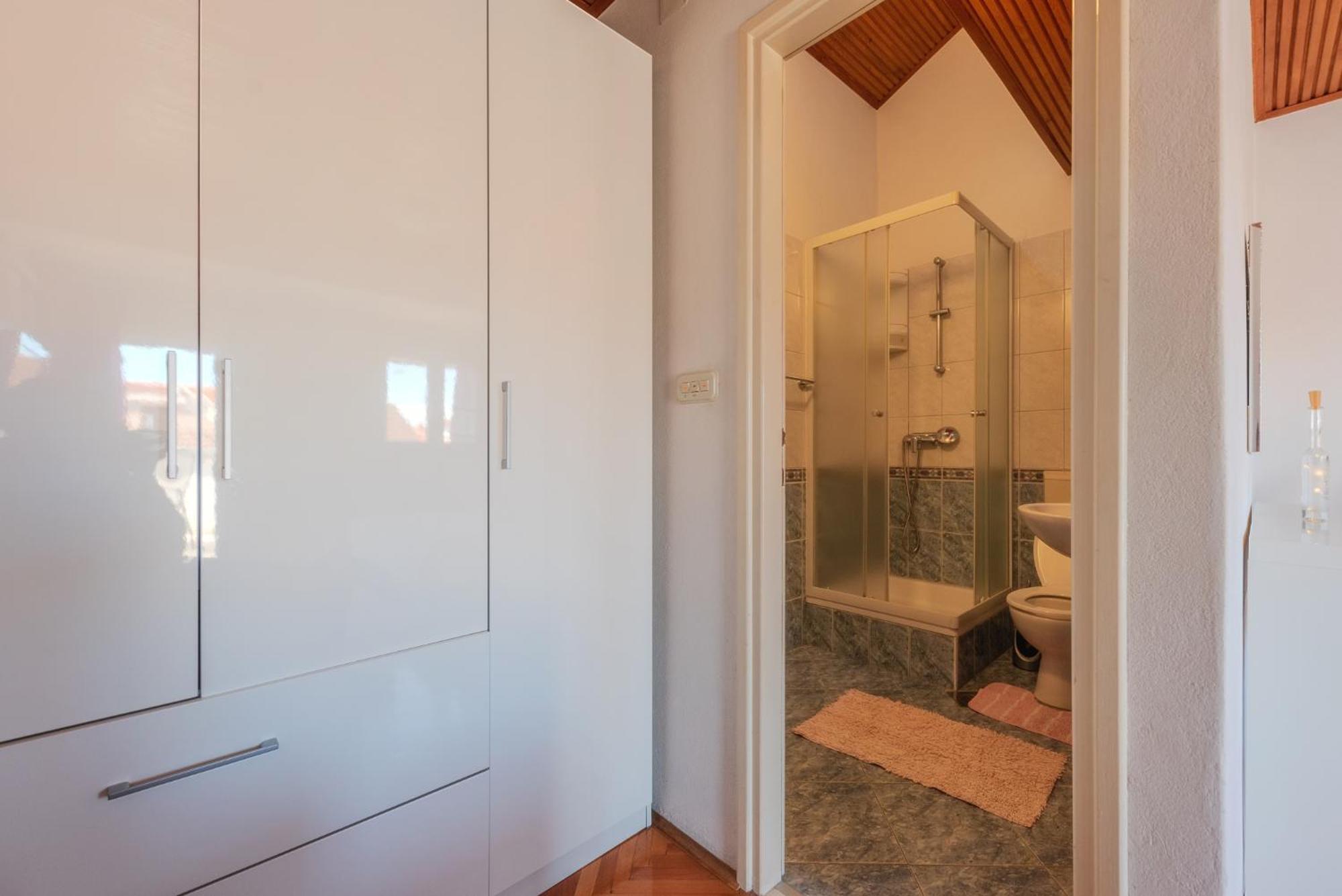 Perica Apartment And Perica Room With Separate Entrance ザダル エクステリア 写真